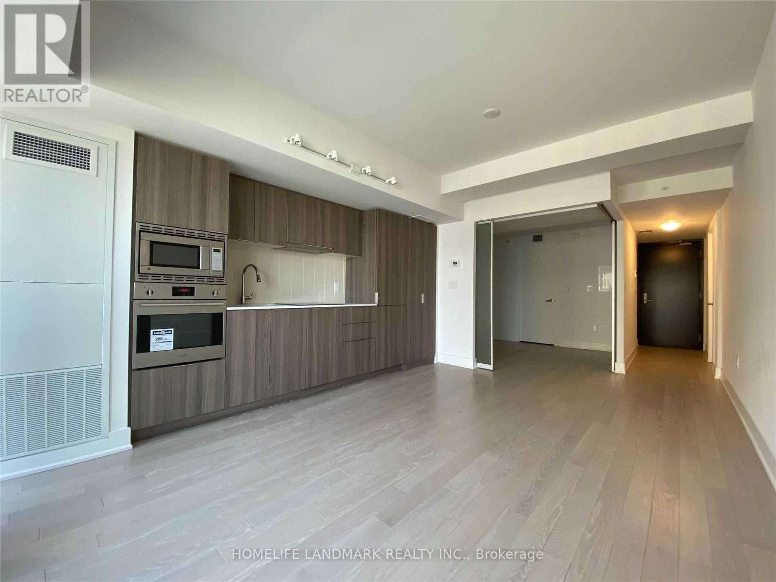 Photo of 955 Bay Street
