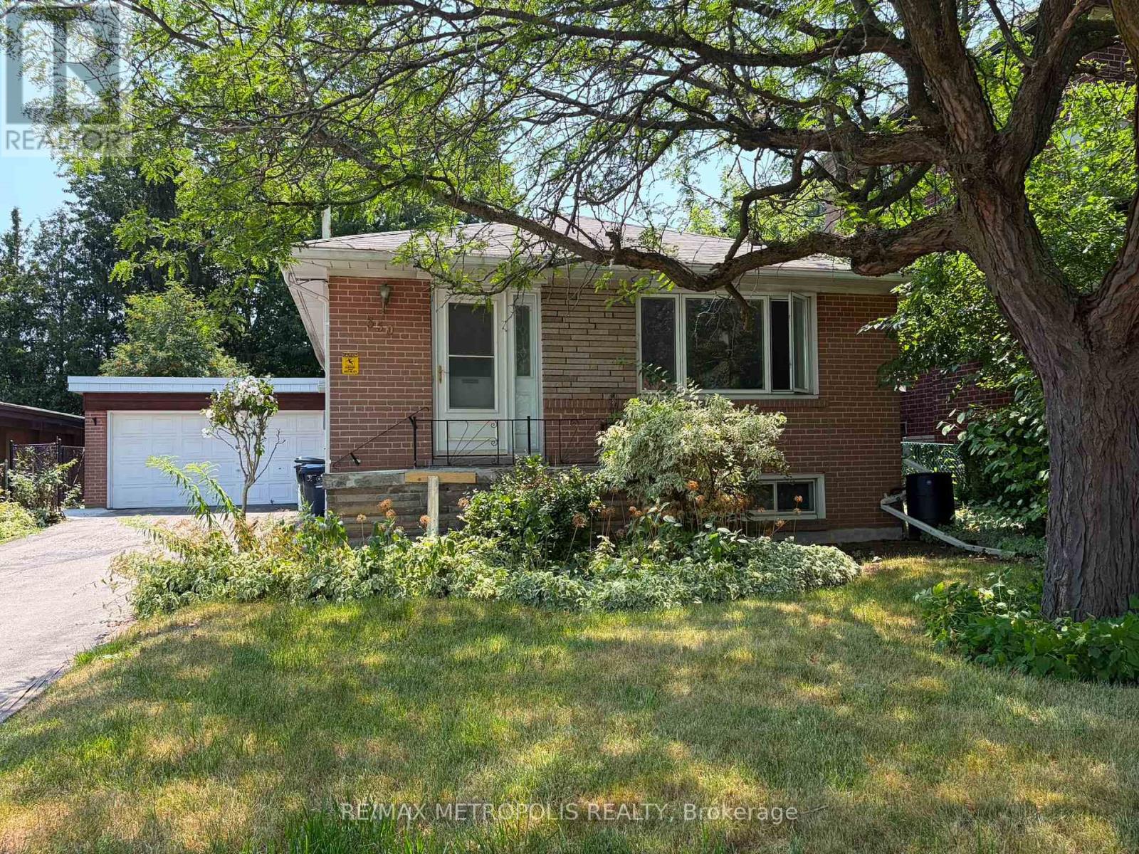 Photo of 359 Patricia Avenue