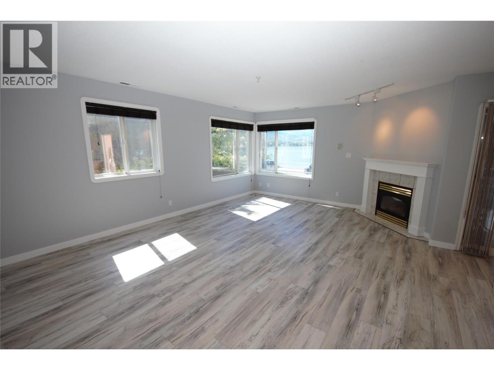 #100 6805 Cottonwood Drive - 3