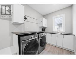 Bedroom - 15 Nicholson Street, Lucan Biddulph, ON N0M2J0 Photo 8