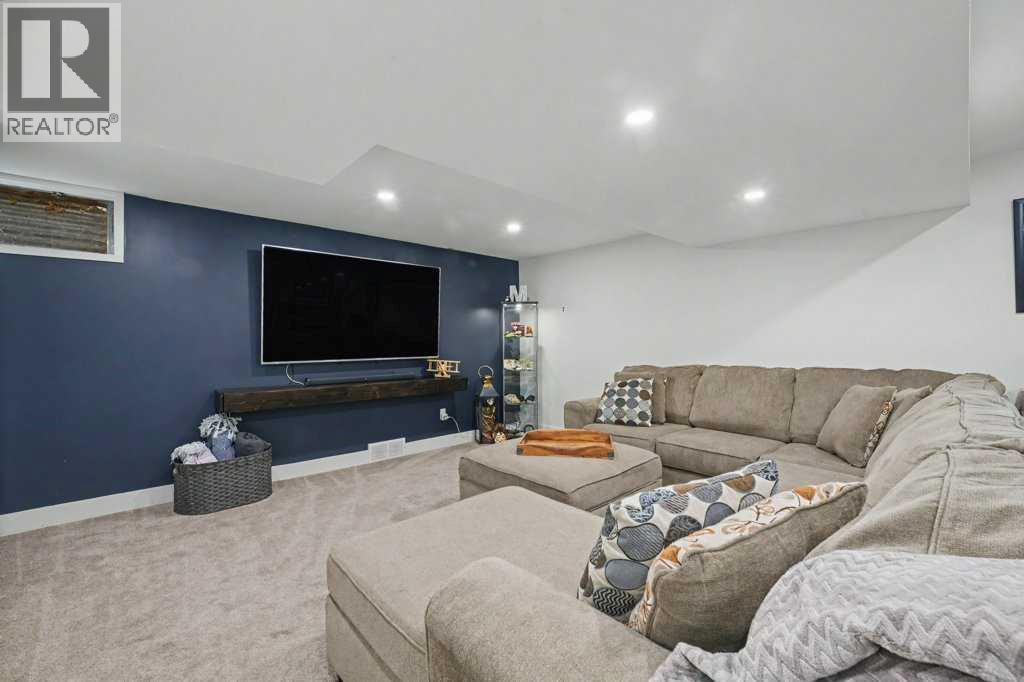 727 120 Avenue SW - Image 36