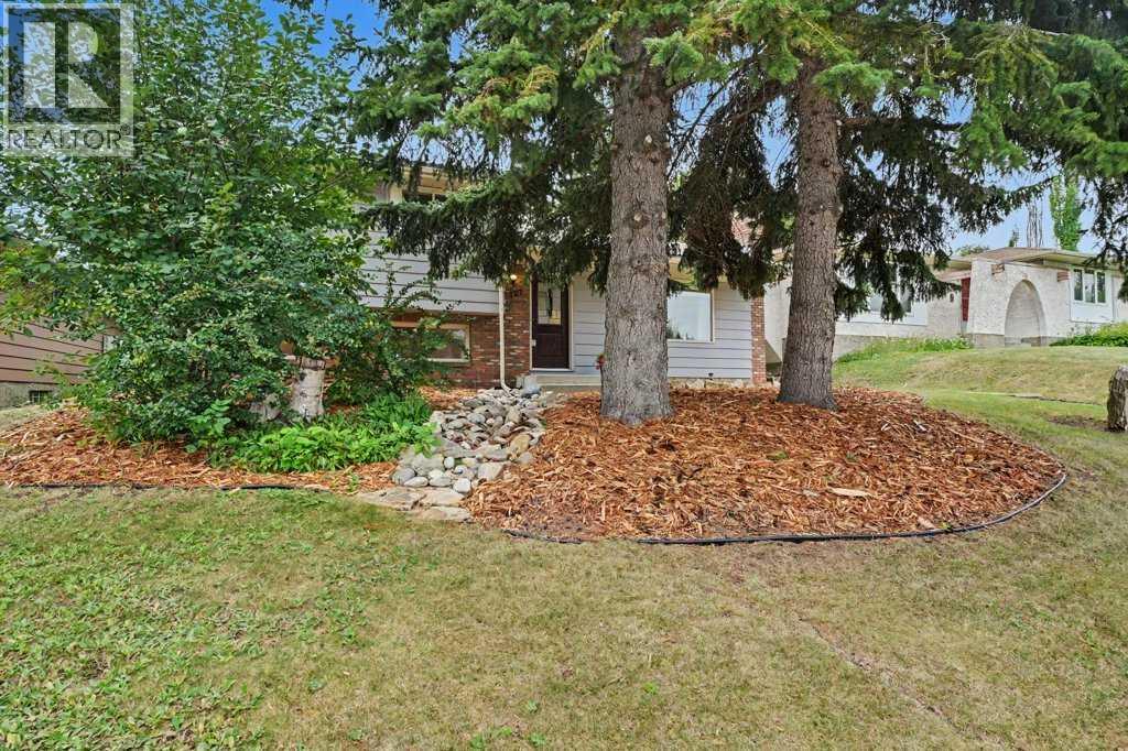 727 120 Avenue SW - 4