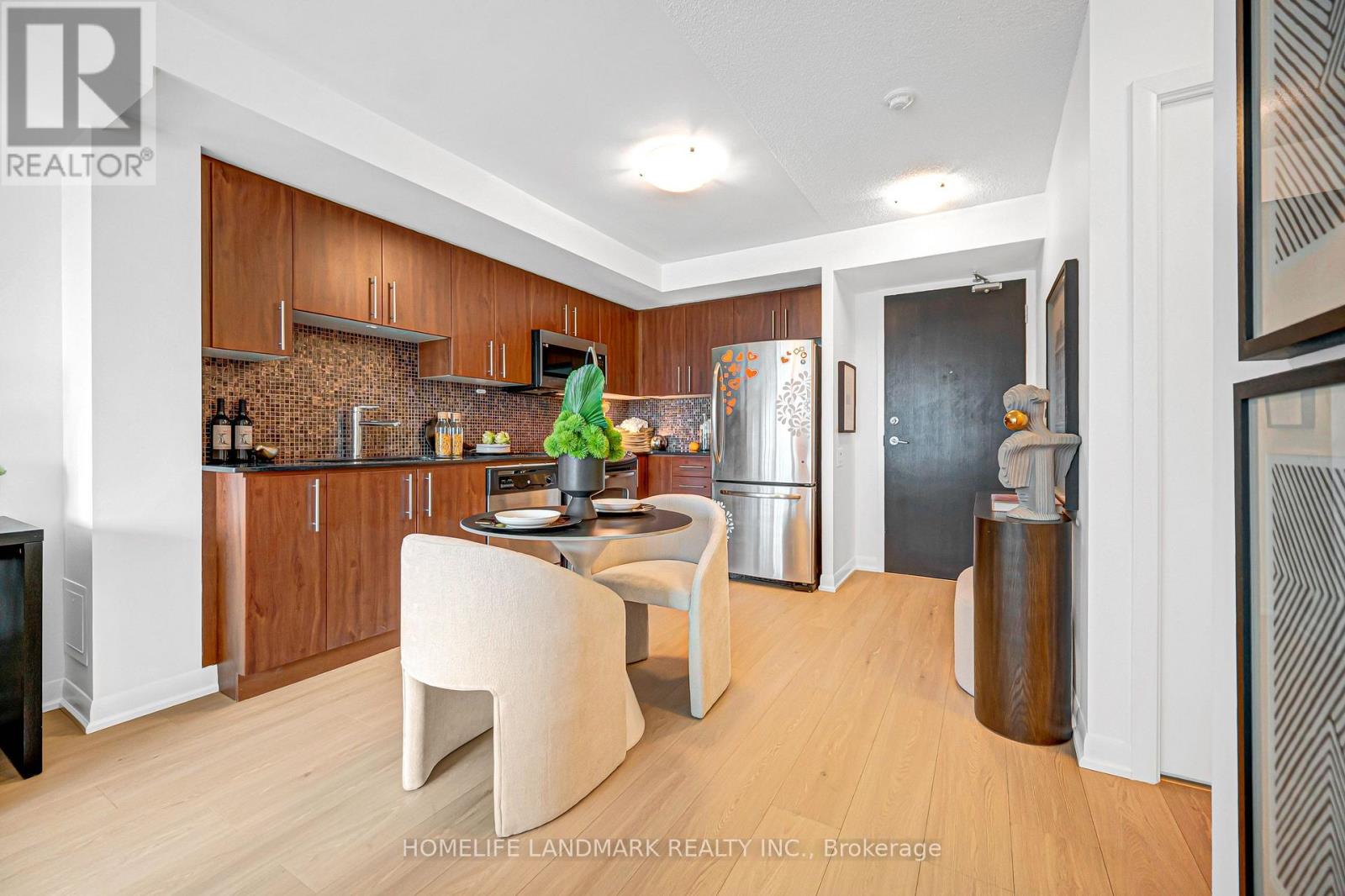 #701 17 ANNDALE DRIVE - 11