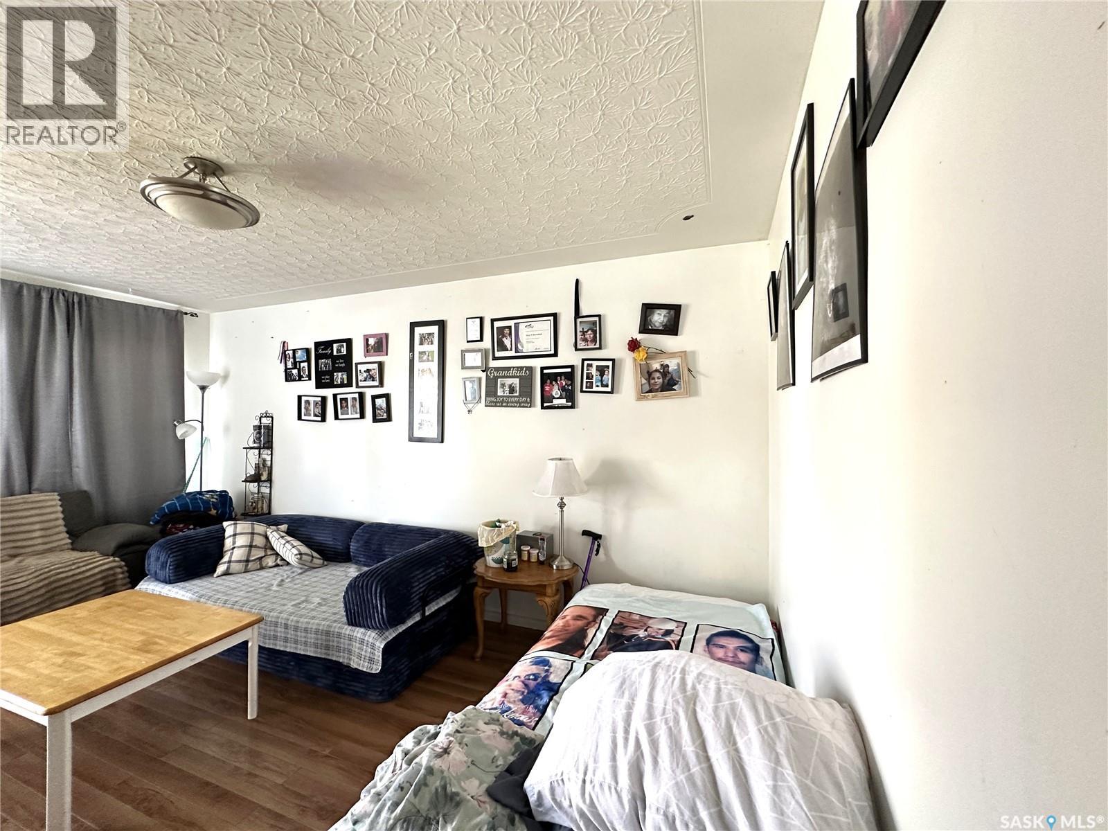 #A&B 2818 7th STREET E - 52