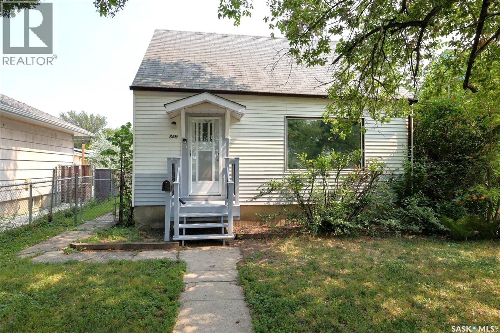 859 Pasqua STREET - 1
