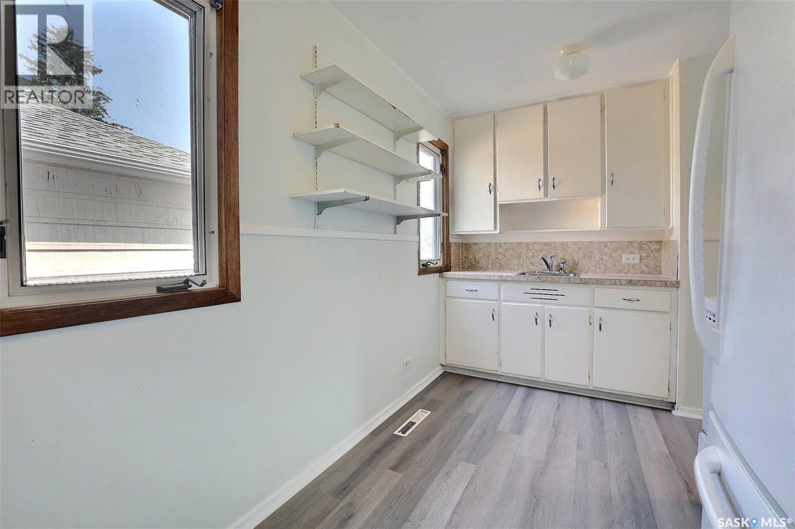 859 Pasqua STREET - 5
