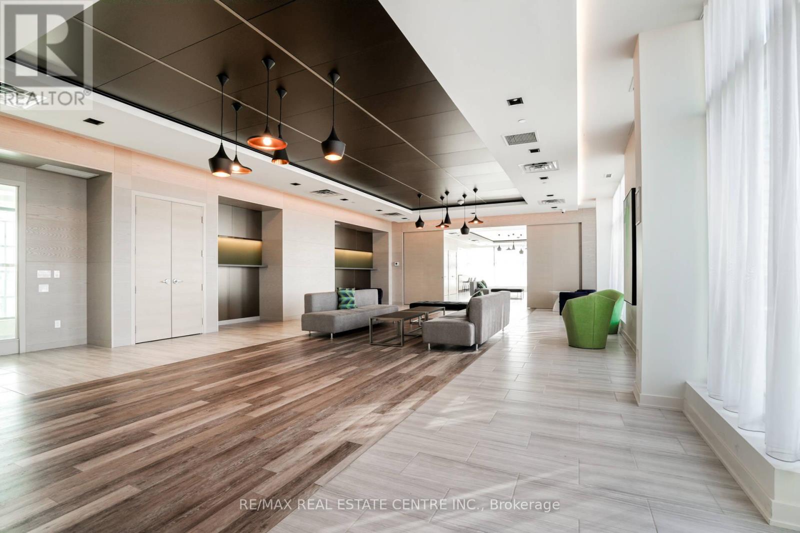 #802 4677 GLEN ERIN DRIVE - 38