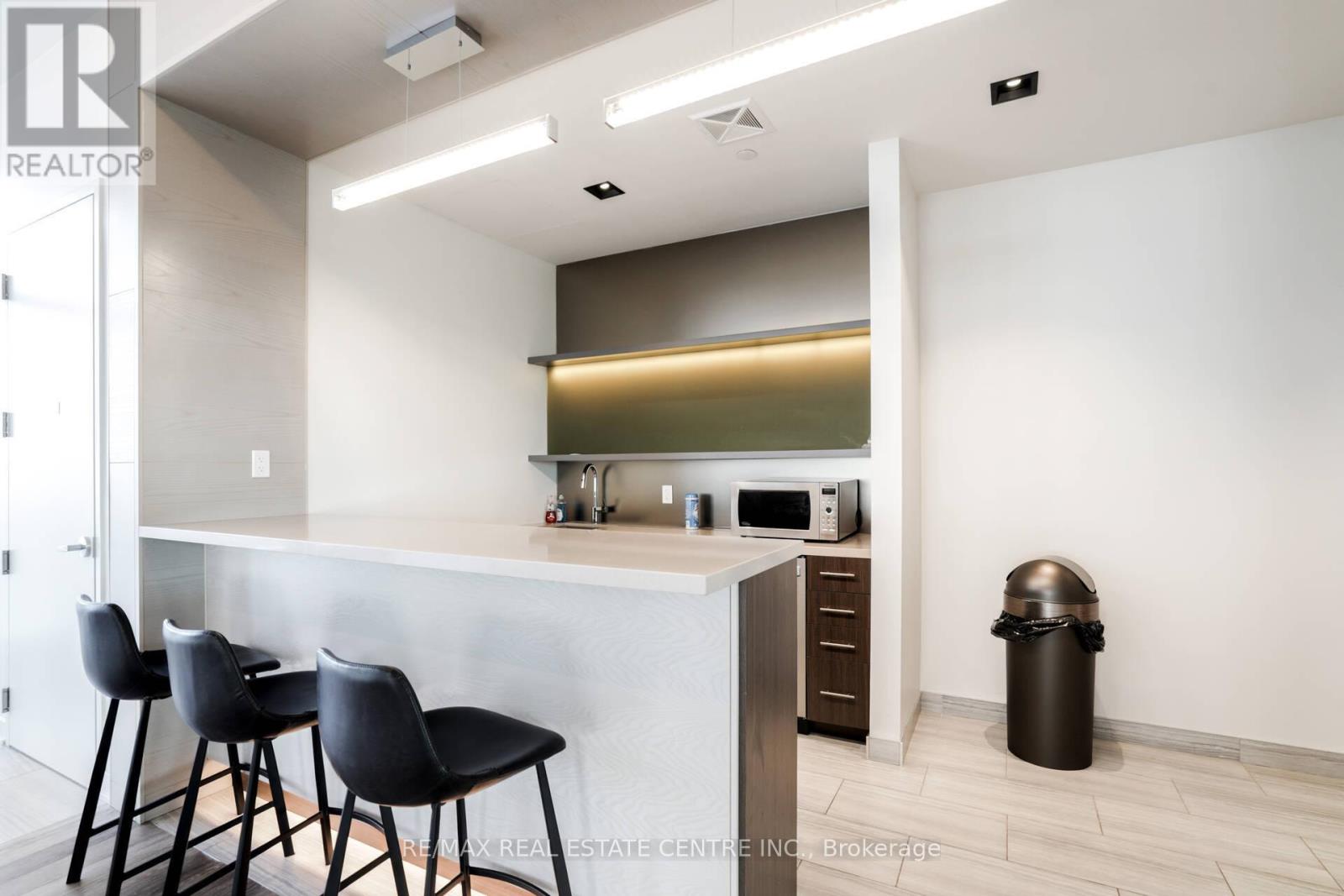 #802 4677 GLEN ERIN DRIVE - 40