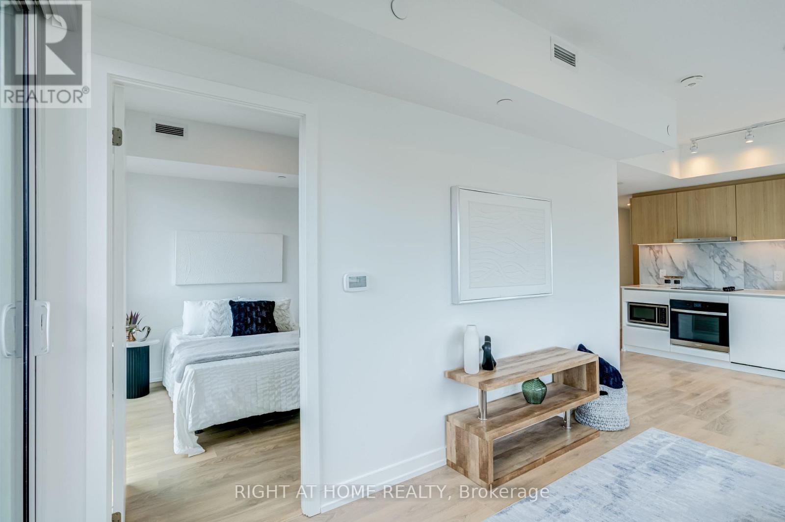 #908 1100 SHEPPARD AVENUE W - 16