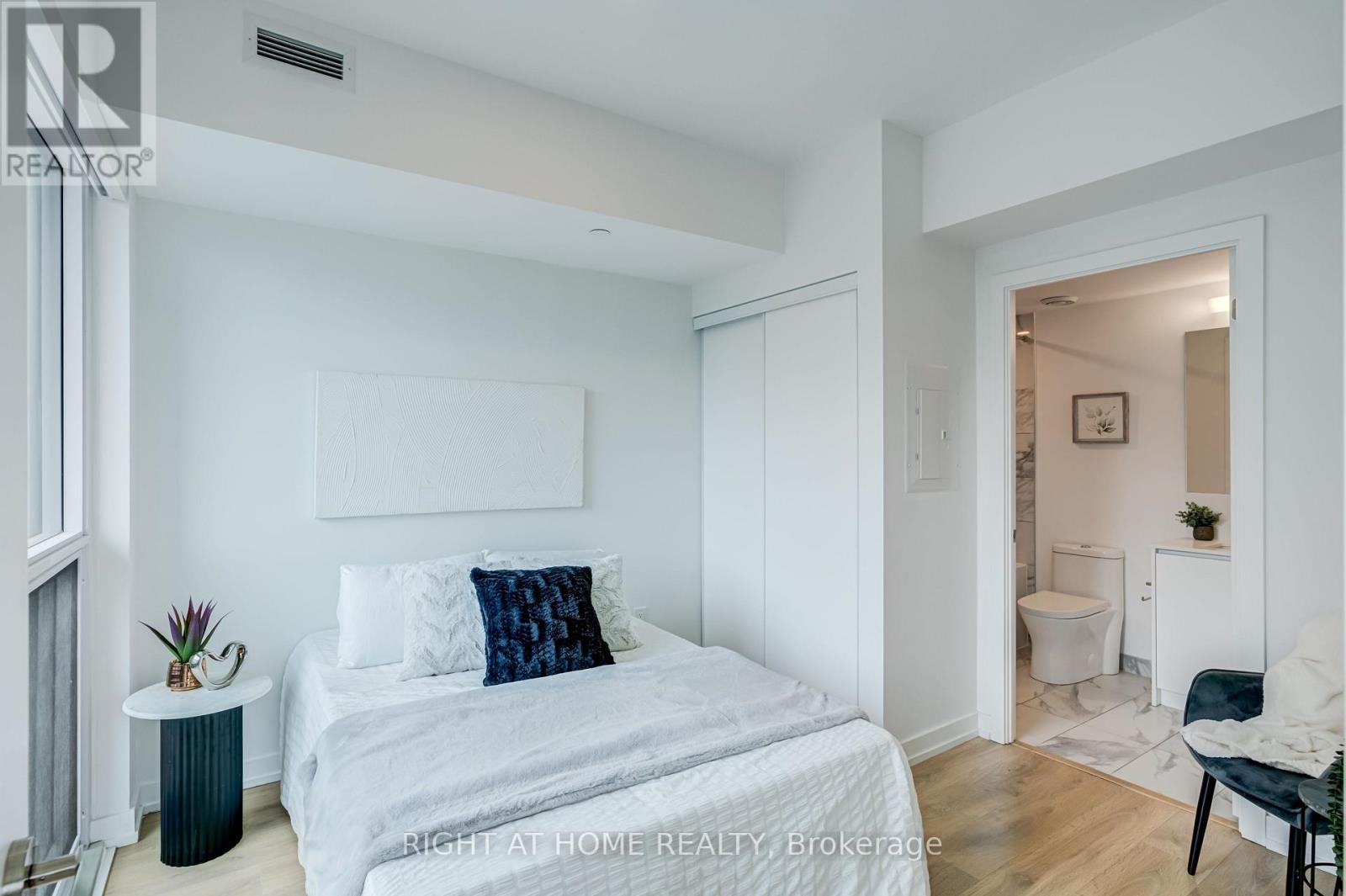 #908 1100 SHEPPARD AVENUE W - 17