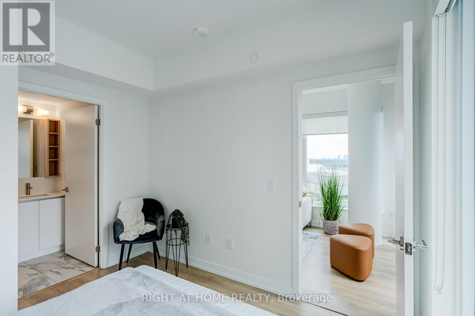 #908 1100 SHEPPARD AVENUE W - 19