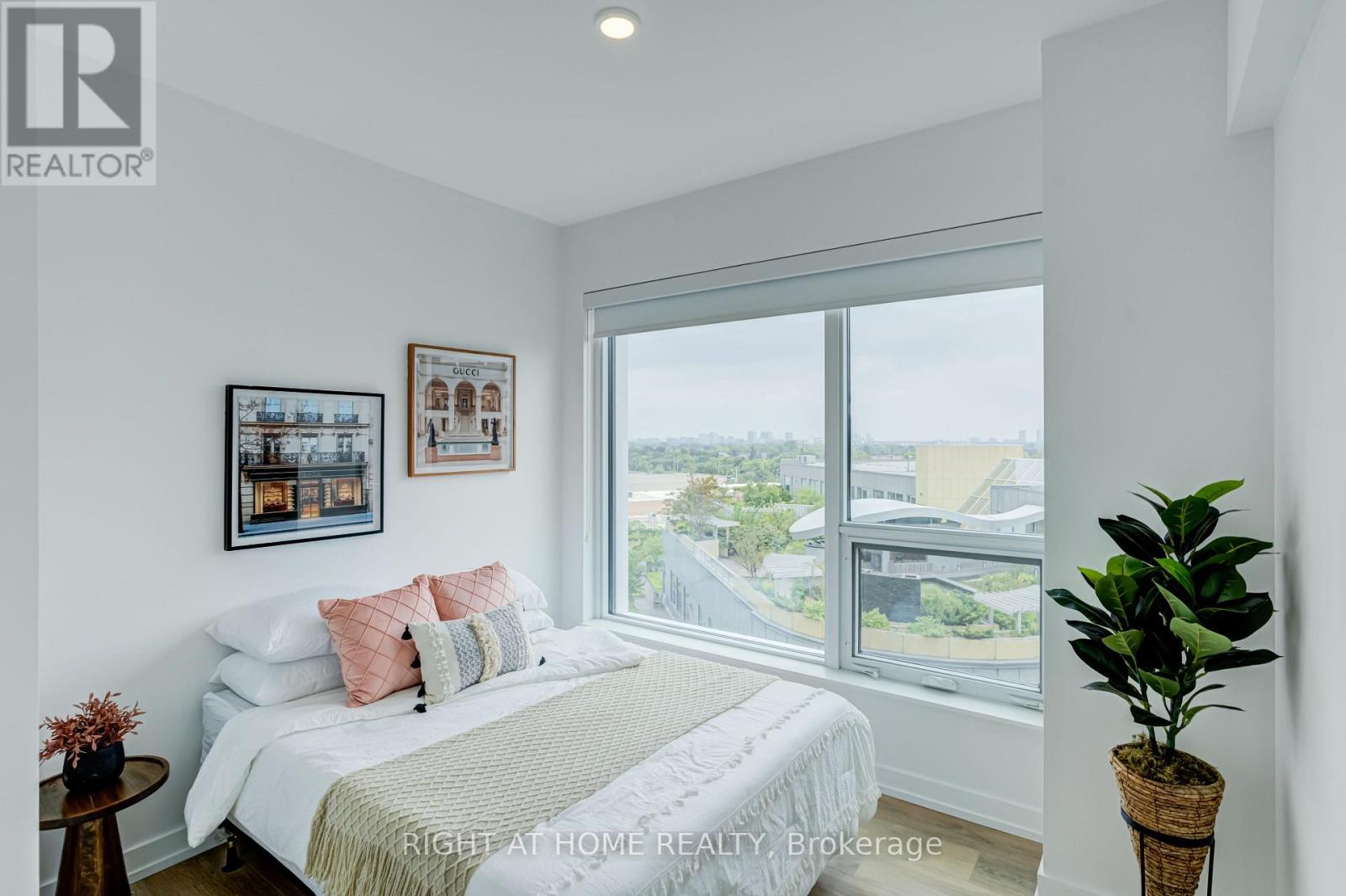 #908 1100 SHEPPARD AVENUE W - 21