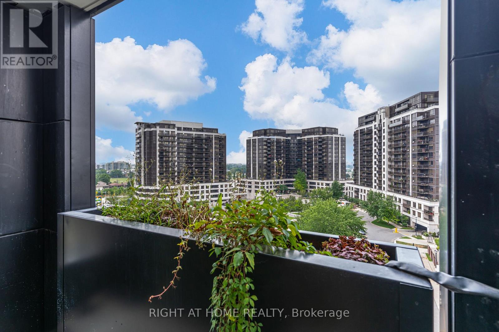 #908 1100 SHEPPARD AVENUE W - 27