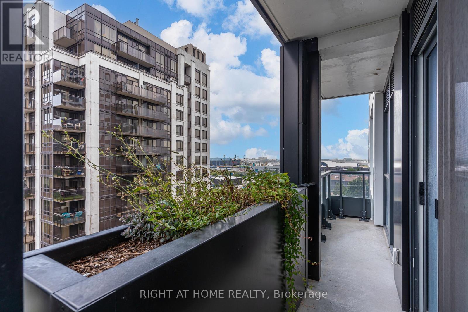 #908 1100 SHEPPARD AVENUE W - 28