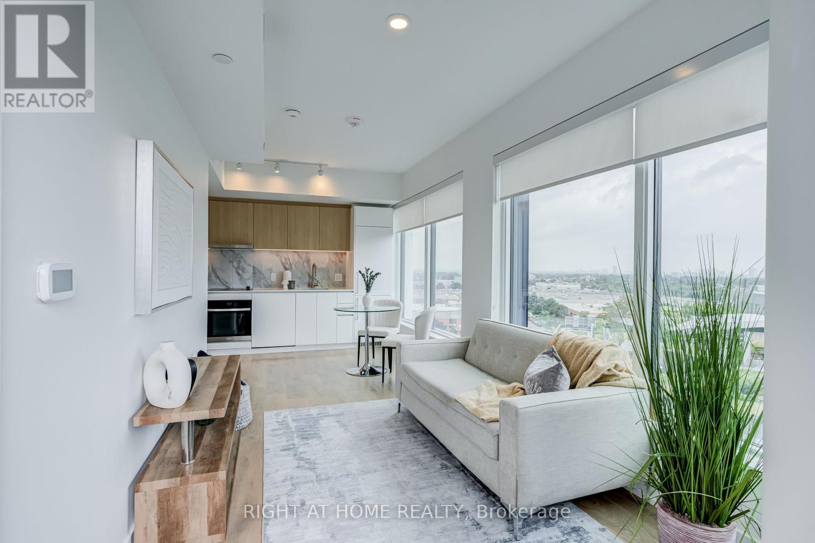 #908 1100 SHEPPARD AVENUE W - 4