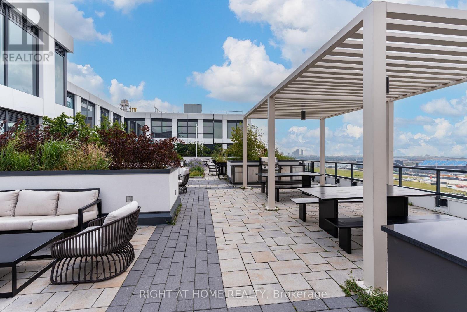 #908 1100 SHEPPARD AVENUE W - 44
