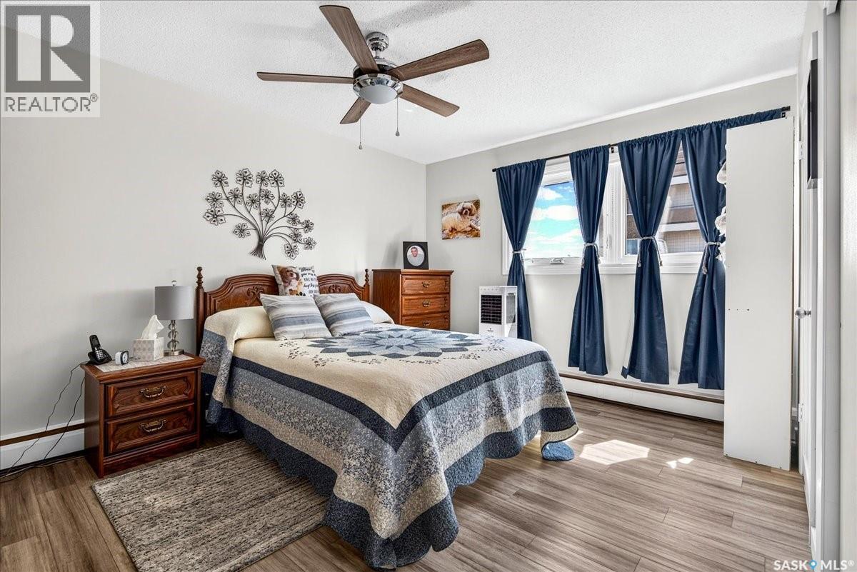 #17 4505 Rae STREET - 15
