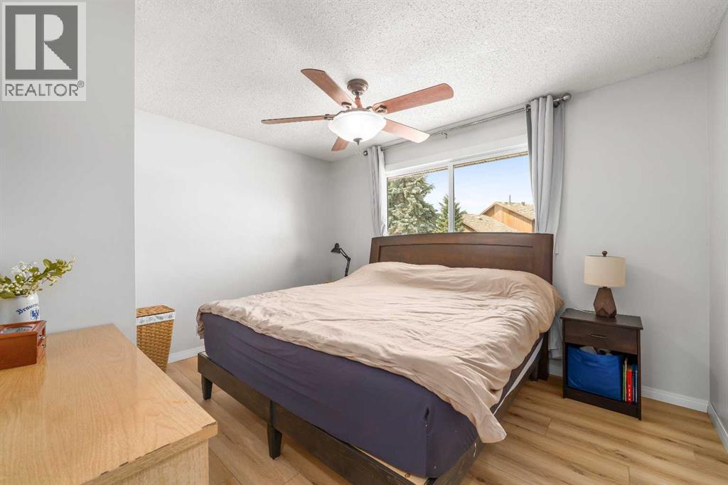 109 Centennial Park Crescent E - 12