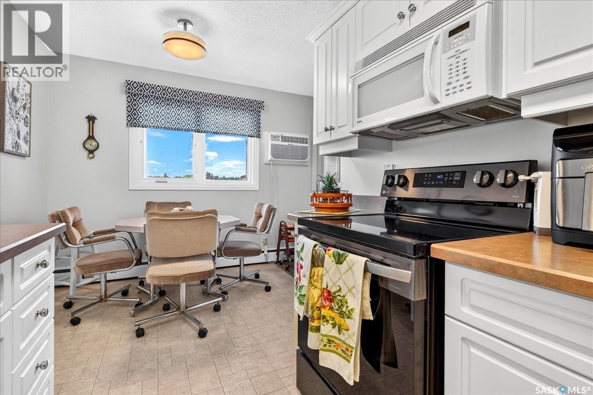 #17 4505 Rae STREET - 9