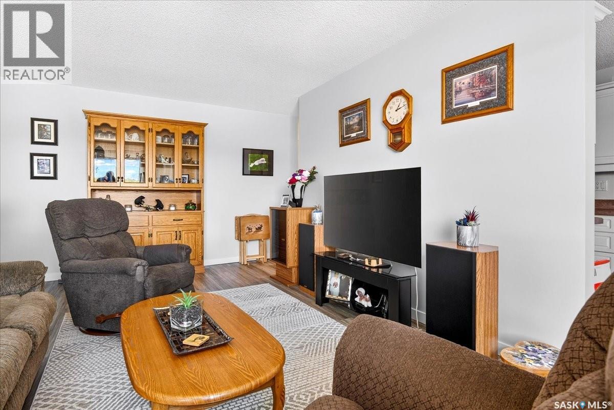 #17 4505 Rae STREET - 5