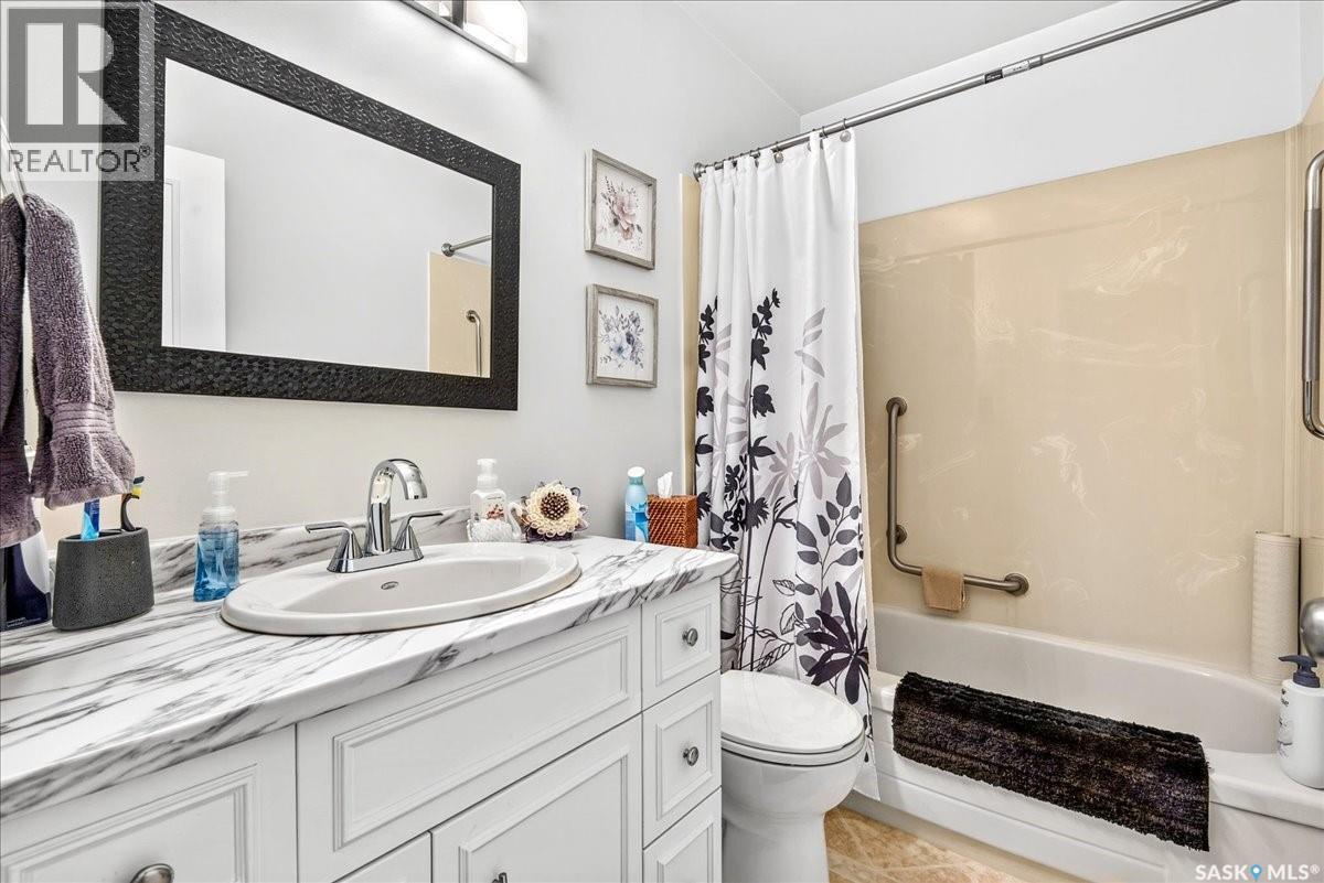 #17 4505 Rae STREET - 14