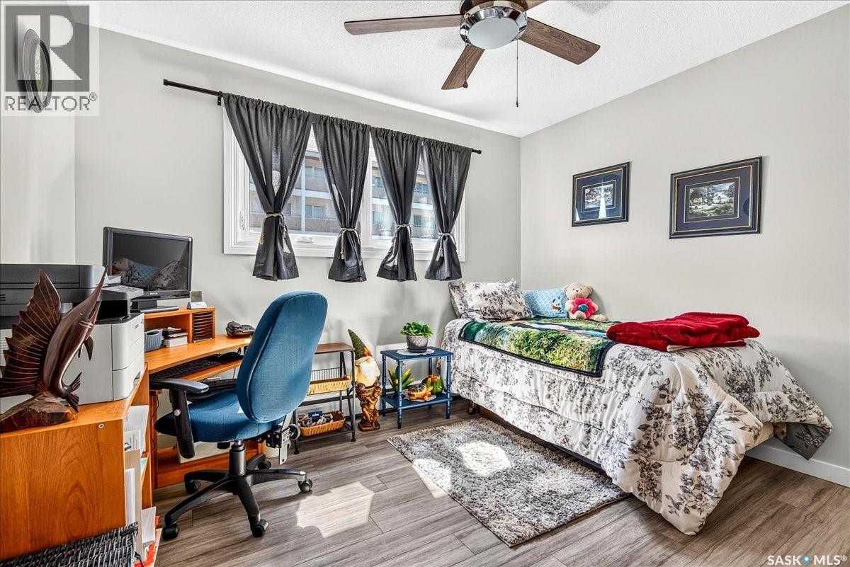 #17 4505 Rae STREET - 13