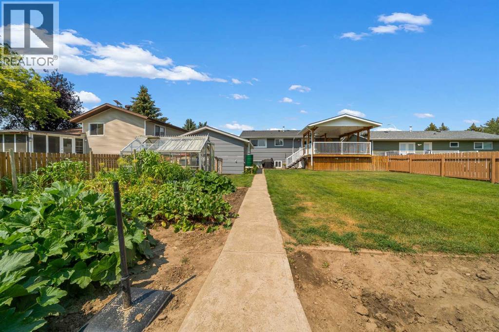 109 Centennial Park Crescent E - Image 35