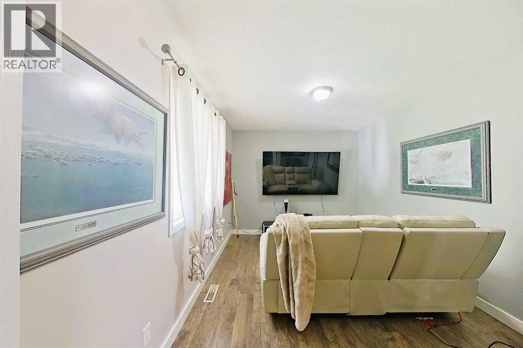 125 10 Street - Photo 12