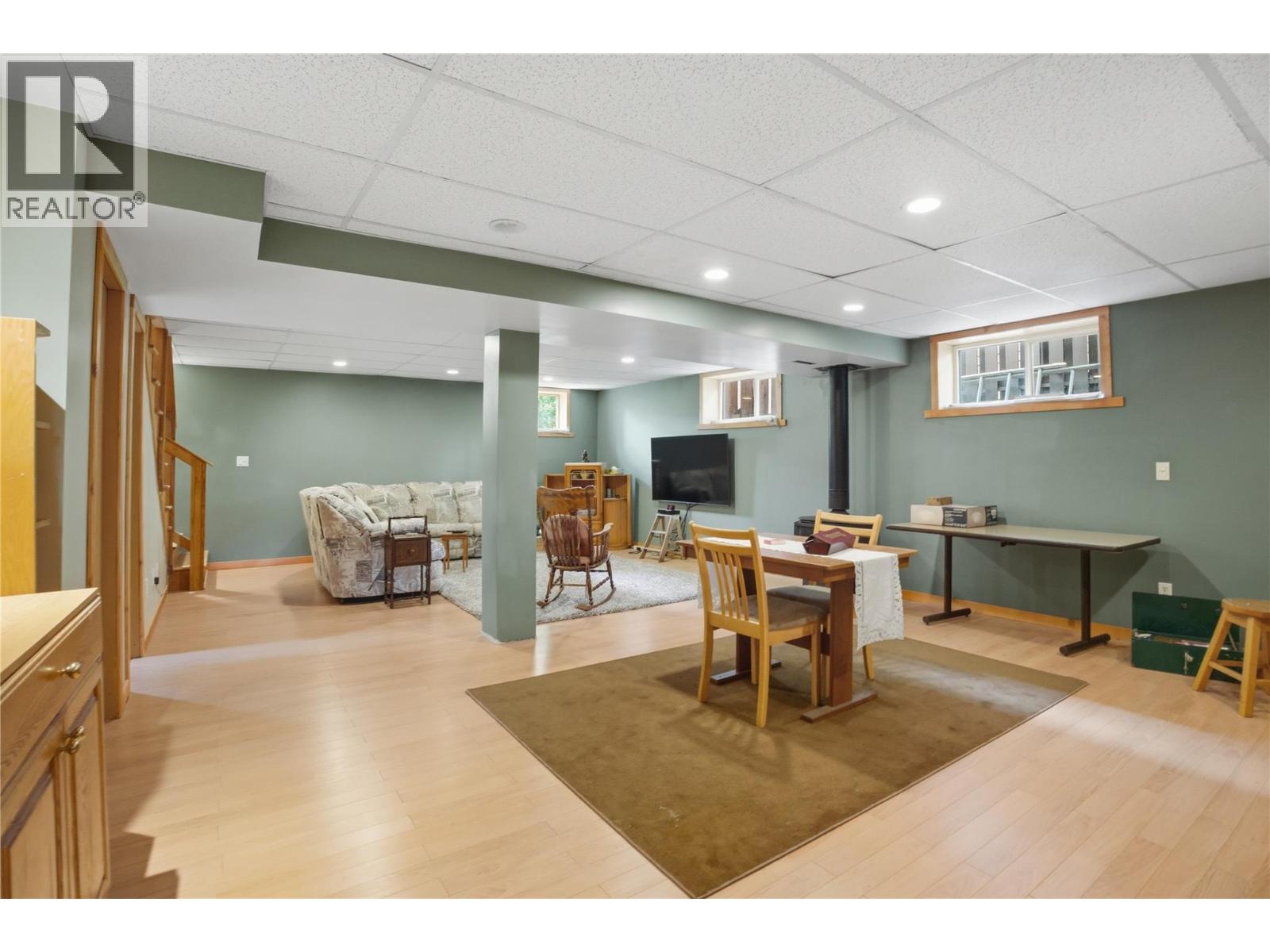 520 Royal Avenue - Image 28