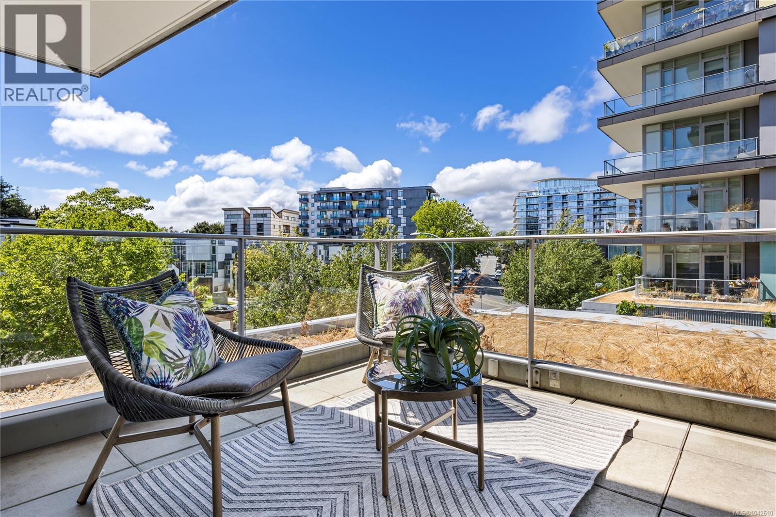 #303 373 Tyee Rd - 17