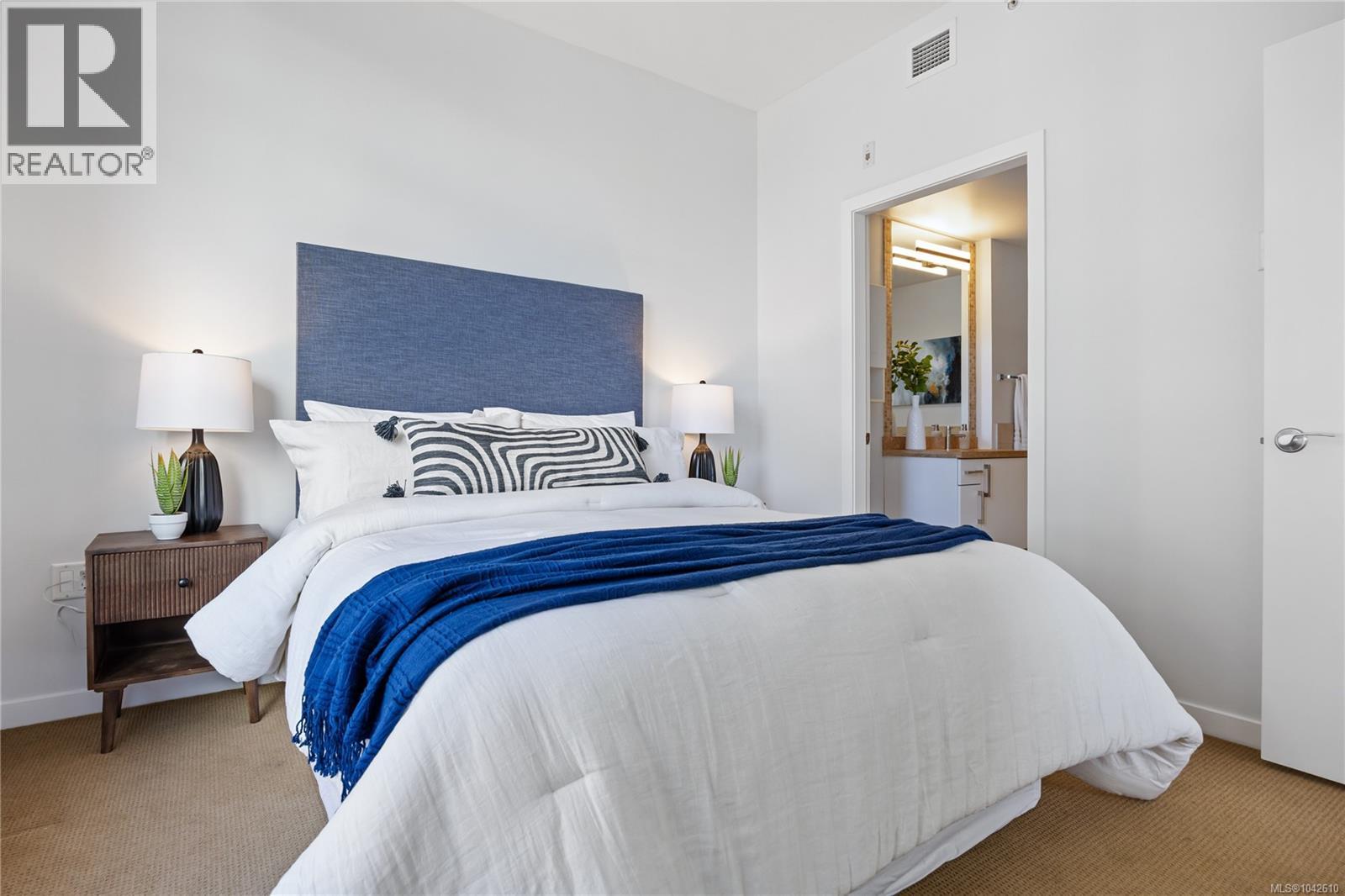 #303 373 Tyee Rd - 22