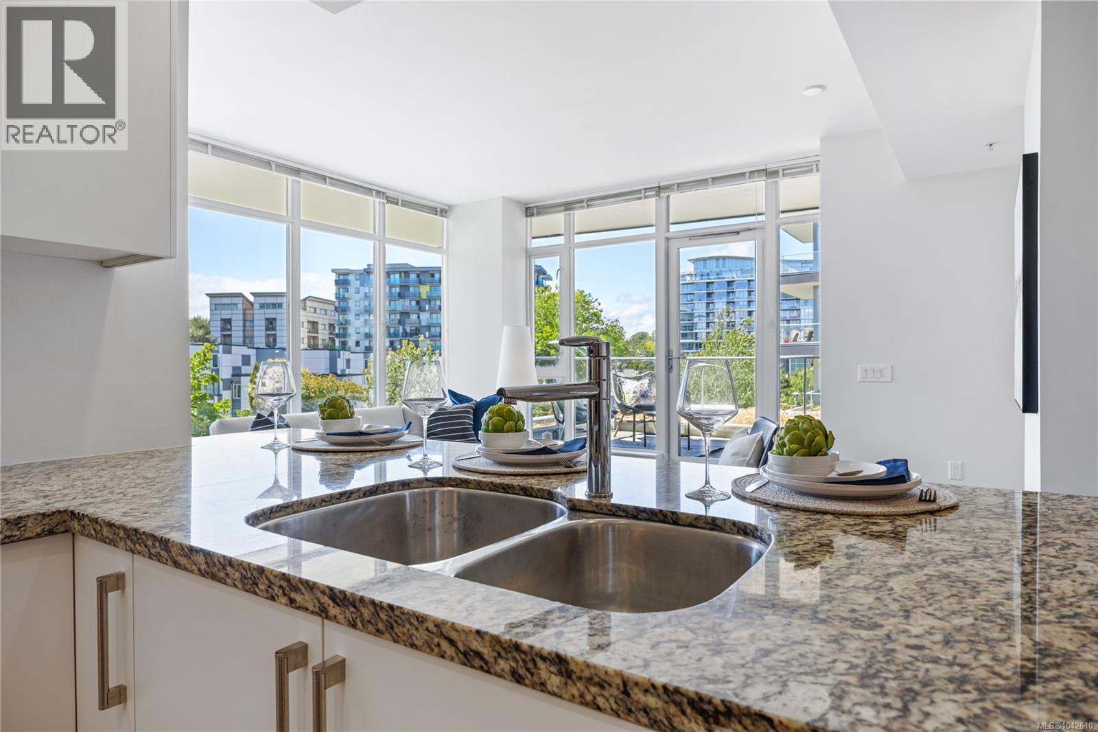 #303 373 Tyee Rd - 11