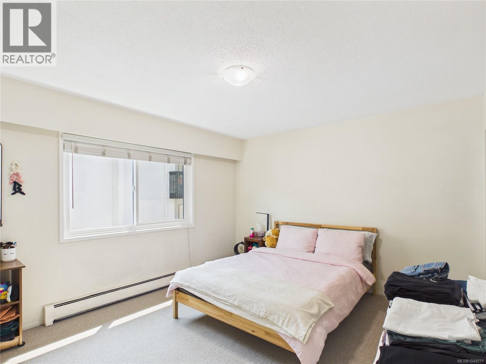 #302 3880 Shelbourne St - 13