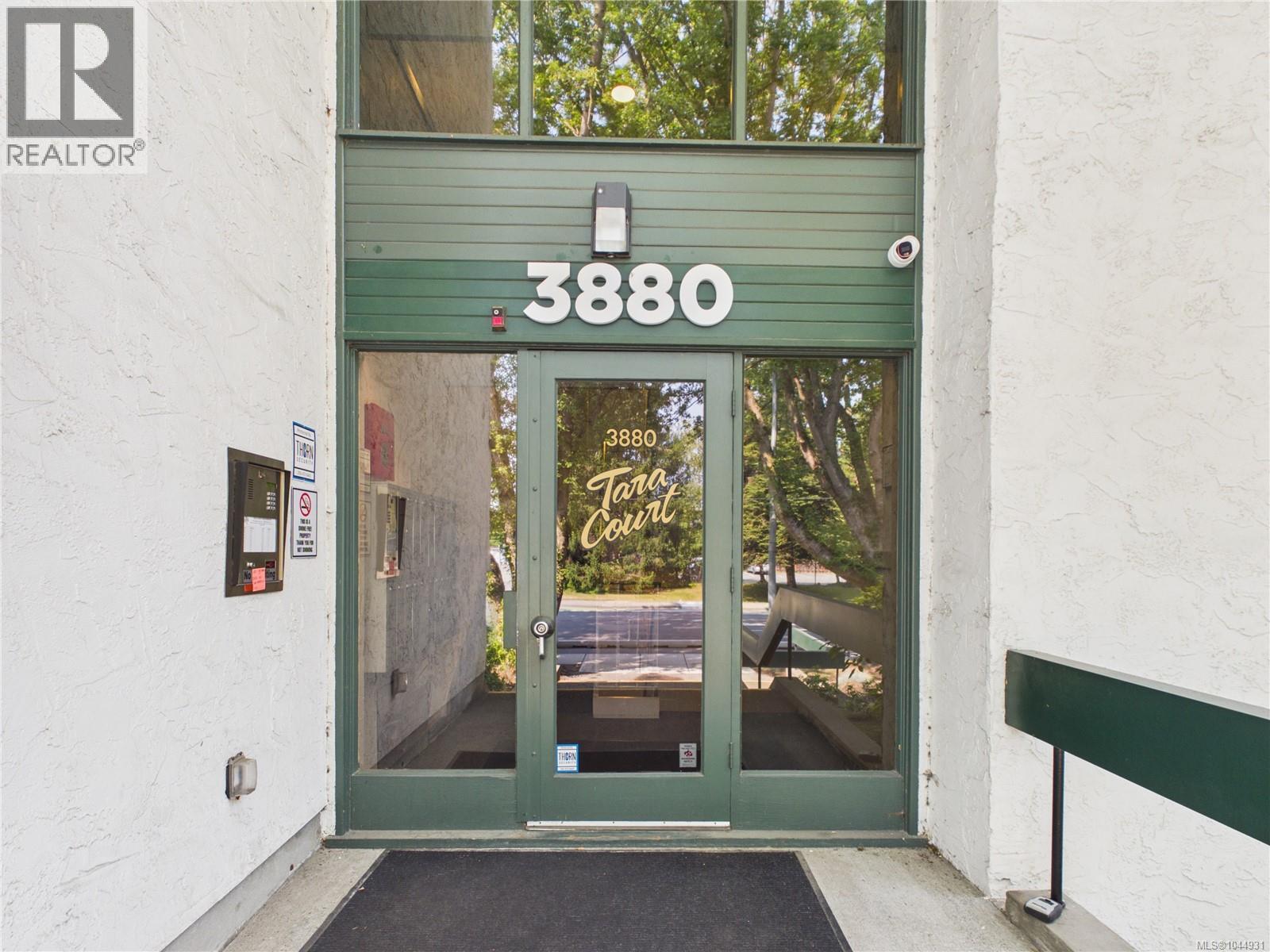 302 3880 Shelbourne Street, Victoria