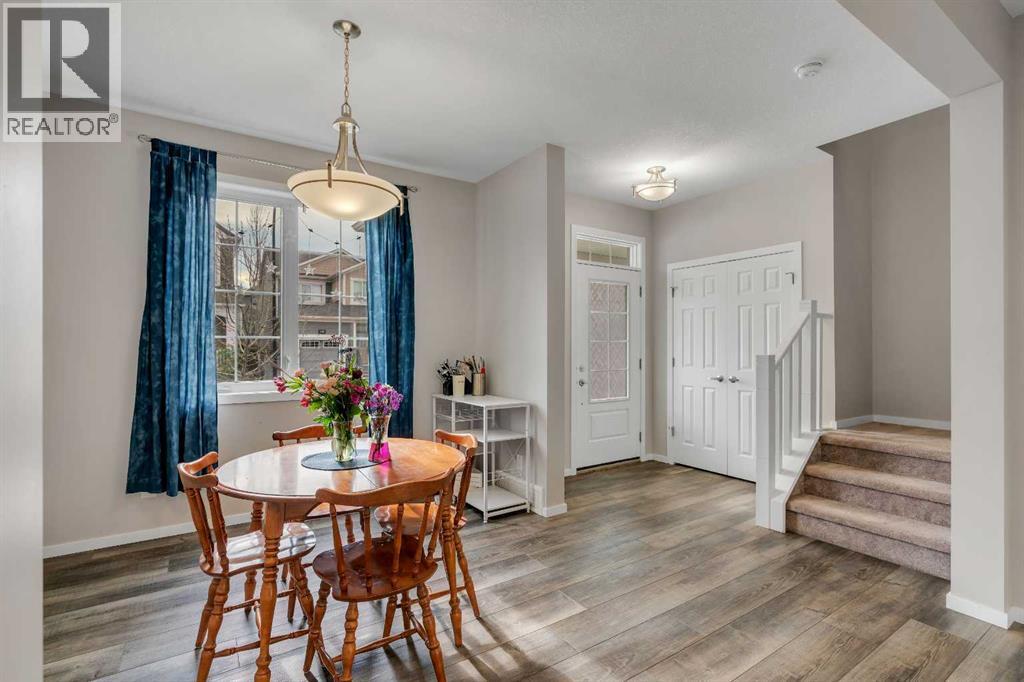 129 Yorkville Manor SW, Calgary — photo 3