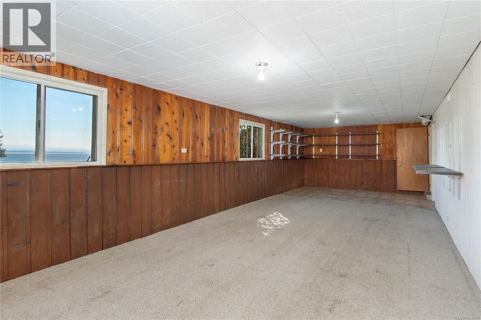 3250 Island Hwy S - 34