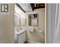 2049 Tremerton Drive, Kamloops, BC V2E2L1 Photo 40