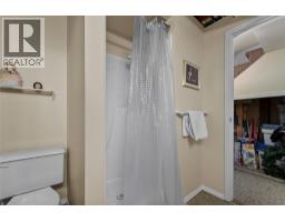 2049 Tremerton Drive, Kamloops, BC V2E2L1 Photo 41