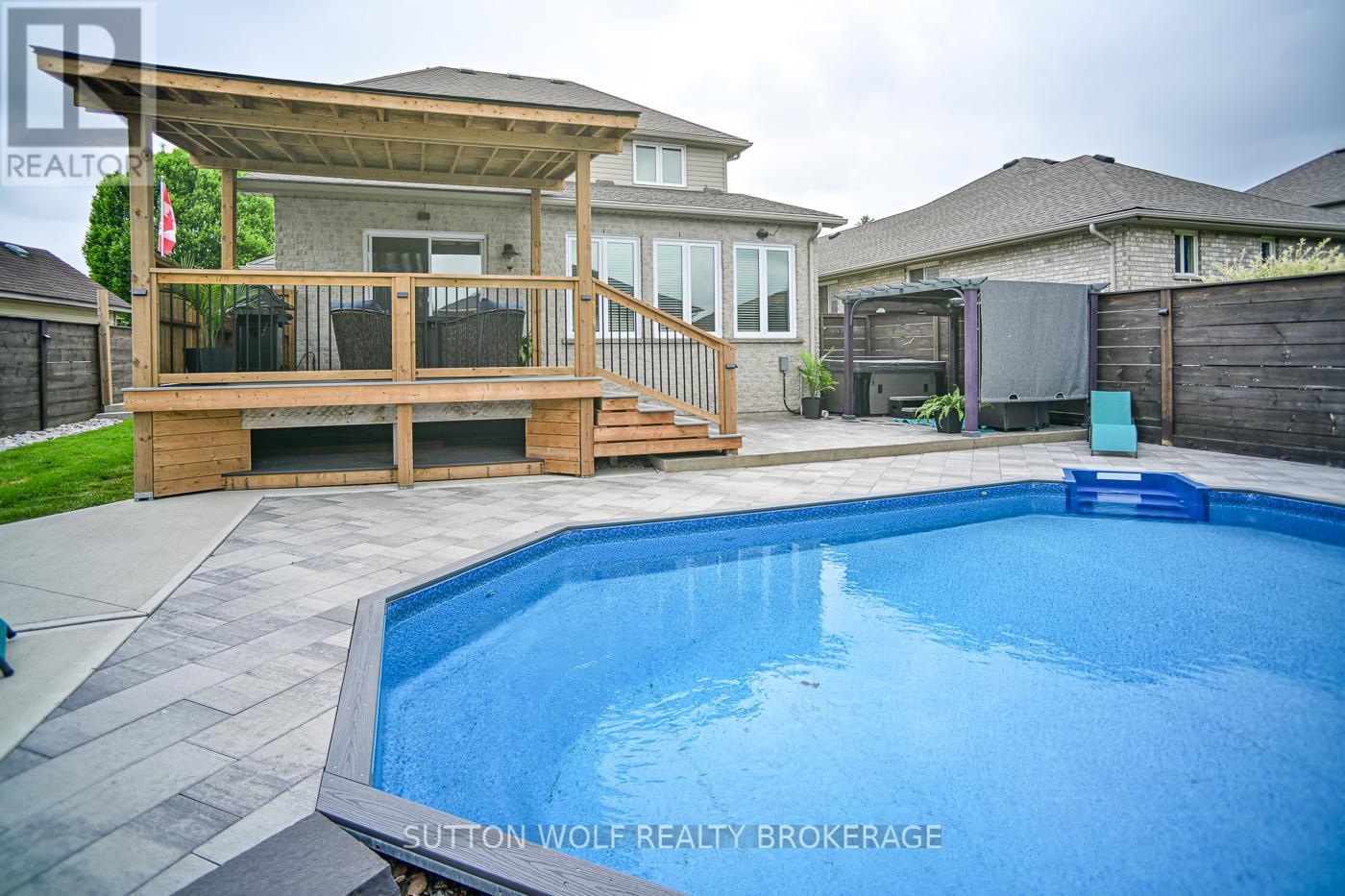 68 LAURA LANE - Image 31