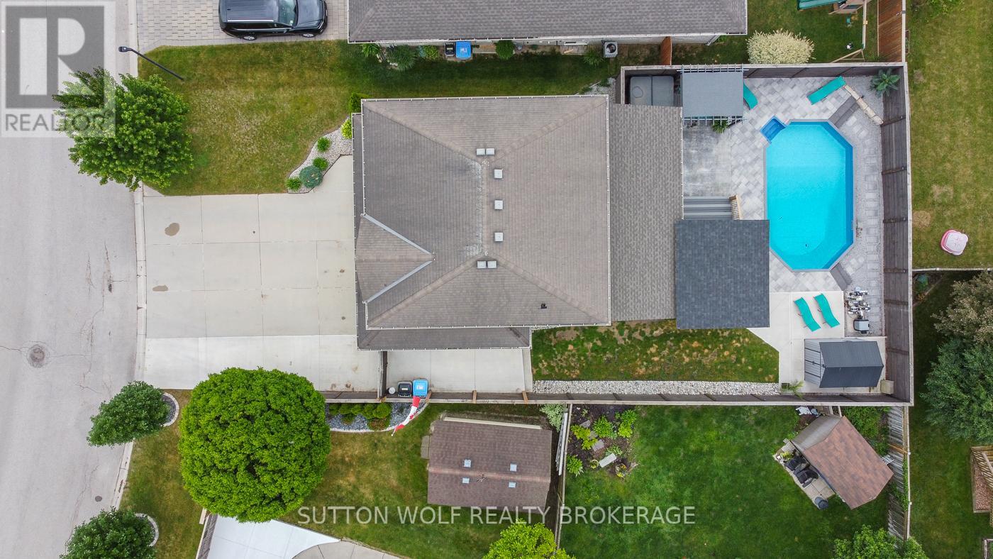 68 LAURA LANE - Image 39