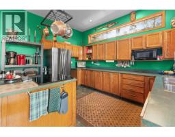 Kitchen - 1059 Pat Burns Ave, Gabriola Island, BC V0R1X2 Photo 14