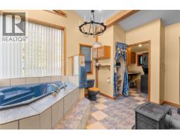 1059 Pat Burns Ave, Gabriola Island, BC V0R1X2 Photo 26