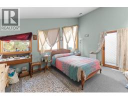 1059 Pat Burns Ave, Gabriola Island, BC V0R1X2 Photo 39