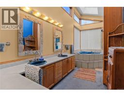 1059 Pat Burns Ave, Gabriola Island, BC V0R1X2 Photo 24