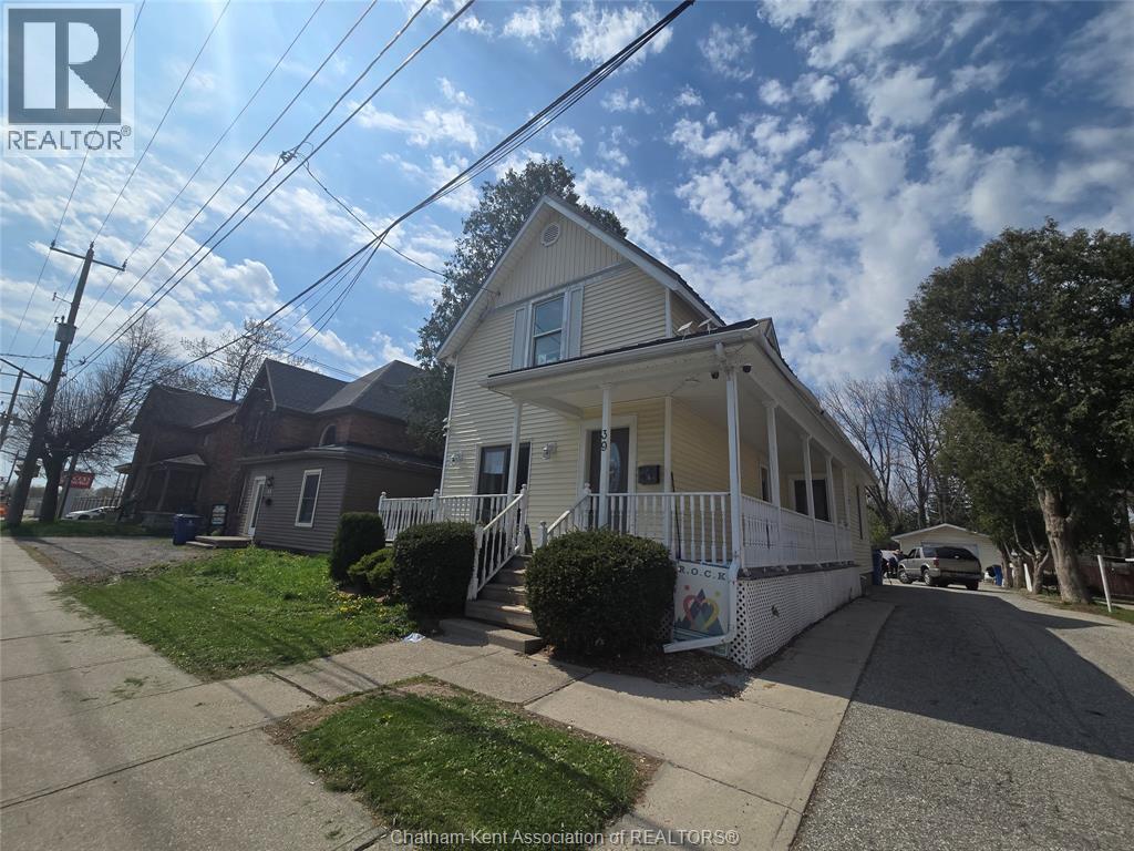39 Richmond STREET, Chatham — photo 3