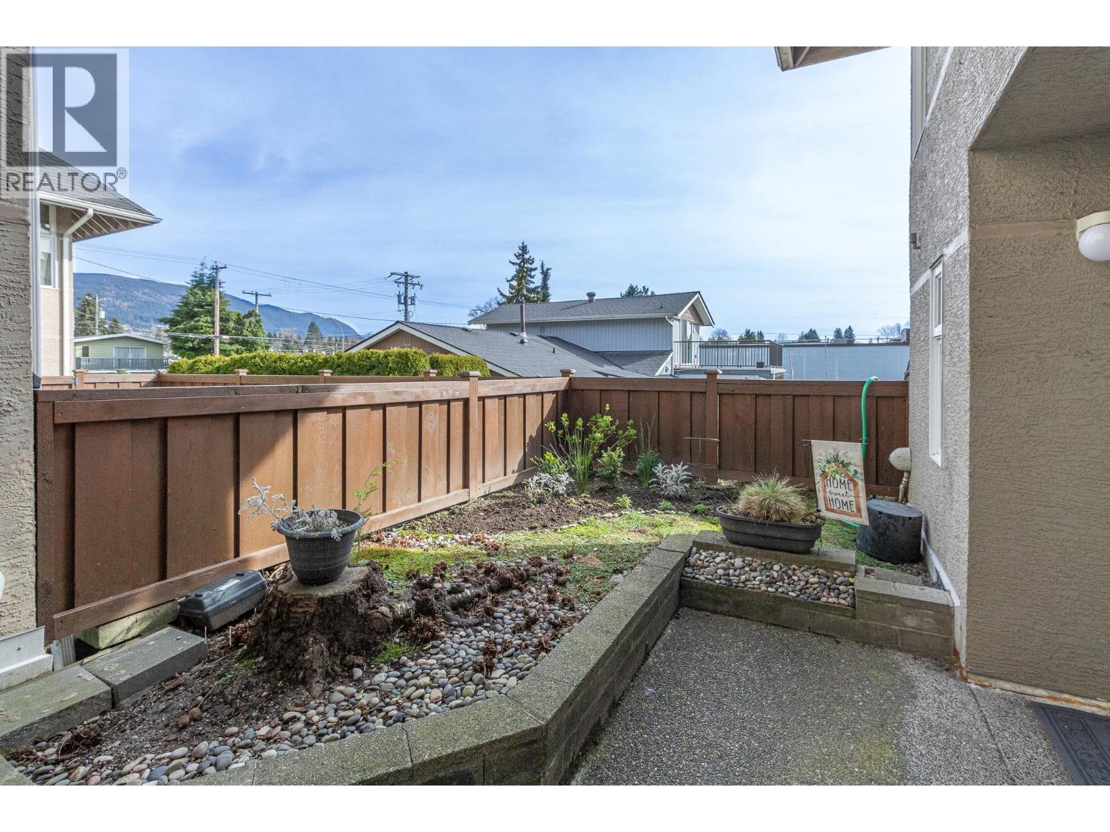 107 1570 PRAIRIE AVENUE — photo 3