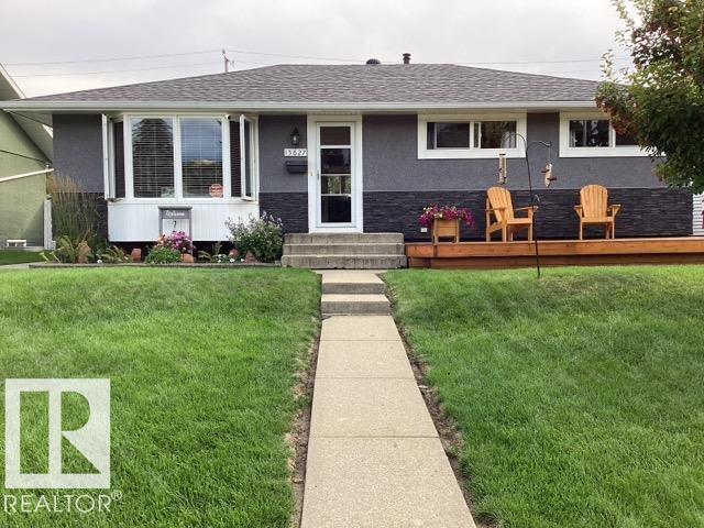 15627 83 AV NW, Lynnwood, Edmonton photo 1