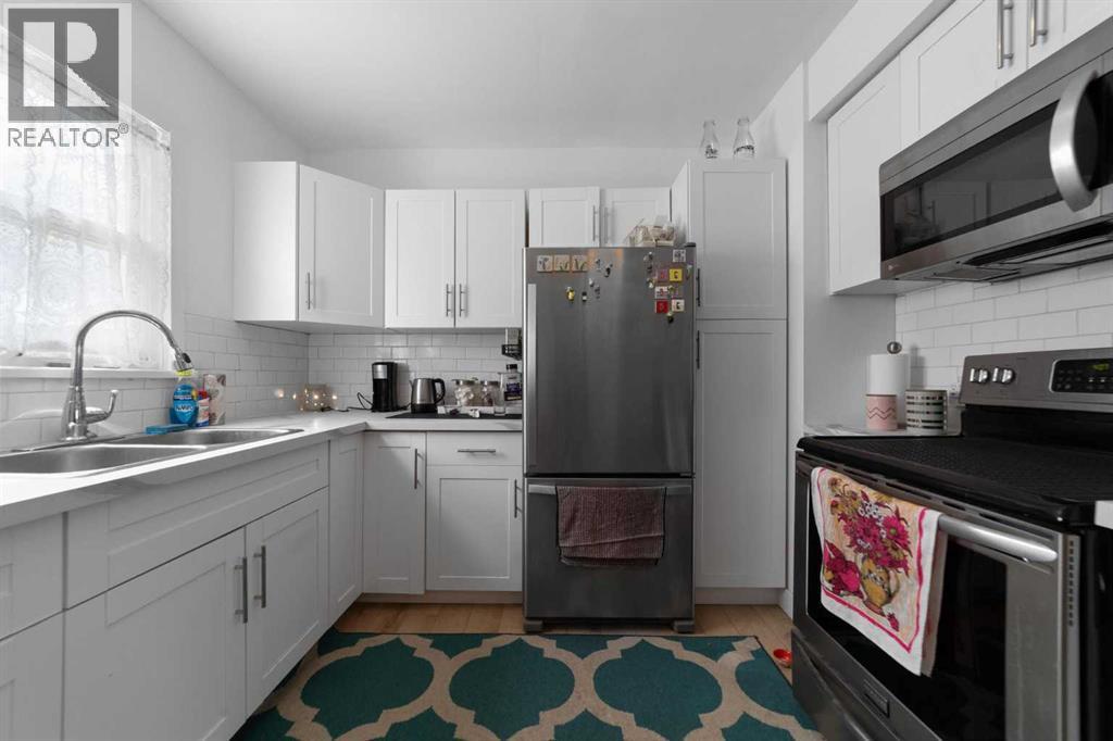 5219 50 Avenue - 8
