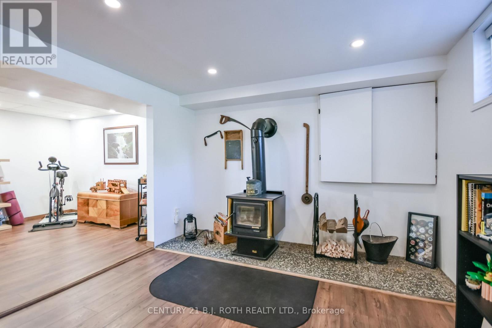 671 SIMCOE ROAD - 32