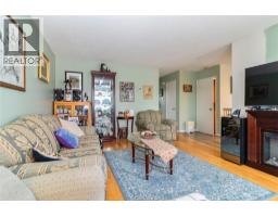 Living room - 410 Madsen Road, Kelowna, BC V1X2C2 Photo 11